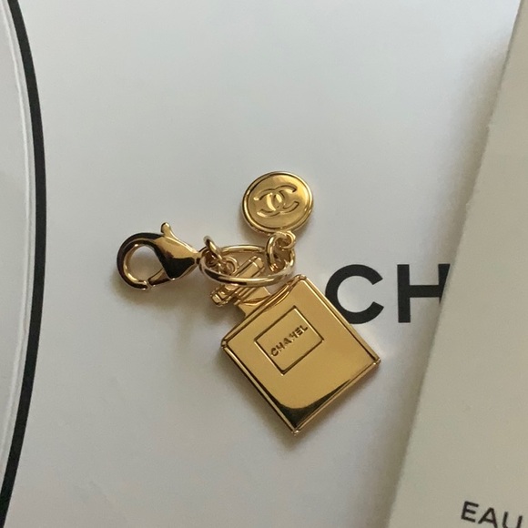 Chanel COCO FOREVER TRAVEL CHARM - Picture 3 of 5